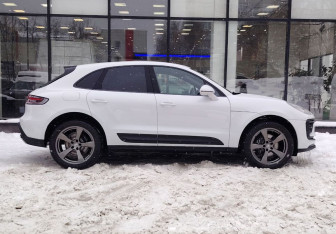 Новый Porsche Macan 2025 (4 фото)