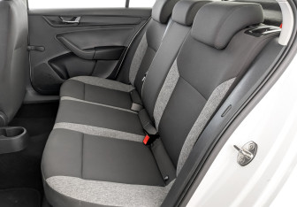 Подержанный автомобиль Skoda Rapid Liftback 2021 года (12 фото)