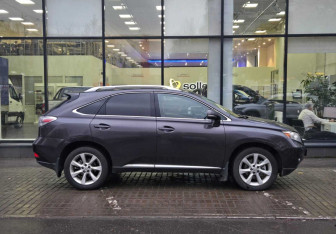 Подержанный автомобиль Lexus RX 2010 года (4 фото)