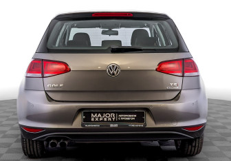 Подержанный автомобиль Volkswagen Golf Hatchback 2013 года (6 фото)