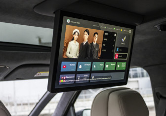 Подержанный автомобиль Zeekr 009 2023 года (30 фото)