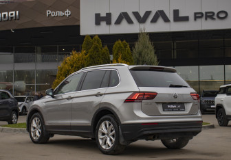 Подержанный автомобиль Volkswagen Tiguan 2020 года (7 фото)