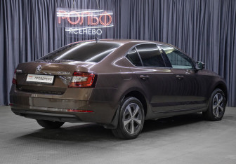 Подержанный автомобиль Skoda Octavia Liftback 2017 года (5 фото)