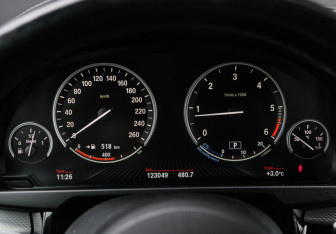 Подержанный автомобиль BMW X5 2017 года (27 фото)