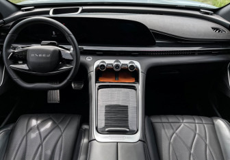 Подержанный автомобиль Exeed RX 2023 года (12 фото)