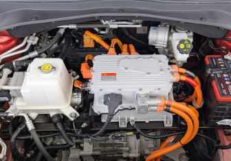 Подержанный автомобиль Москвич 3е 2023 года (9 фото)