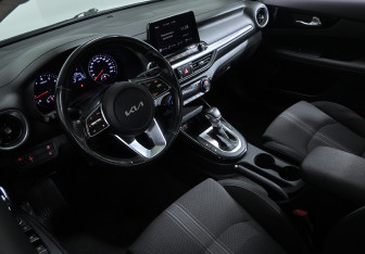 Подержанный автомобиль Kia Cerato Sedan 2022 года (7 фото)