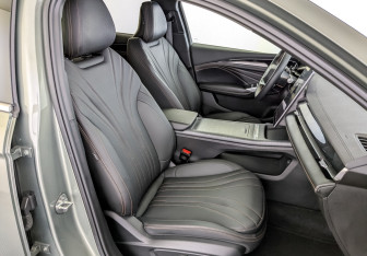 Подержанный автомобиль Geely Preface 2024 года (24 фото)