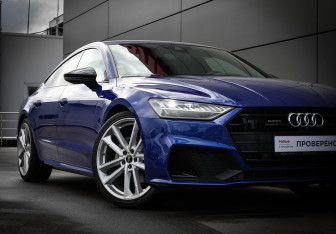 Подержанный автомобиль Audi A7 2021 года (25 фото)