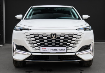 Подержанный автомобиль Changan UNI-K 2023 года (16 фото)