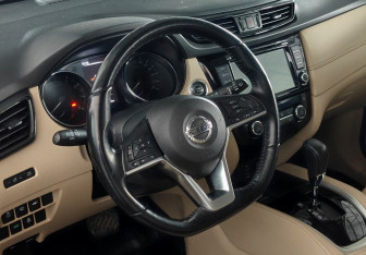 Подержанный автомобиль Nissan X-Trail 2019 года (12 фото)