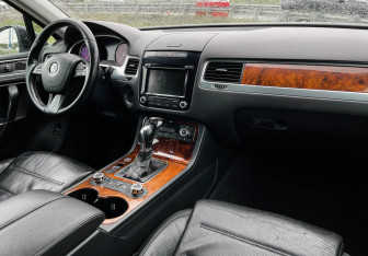 Подержанный автомобиль Volkswagen Touareg 2013 года (9 фото)