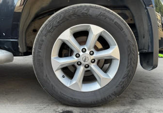 Подержанный автомобиль Nissan Pathfinder 2013 года (14 фото)