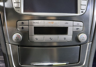 Подержанный автомобиль Ford Mondeo Sedan 2007 года (16 фото)