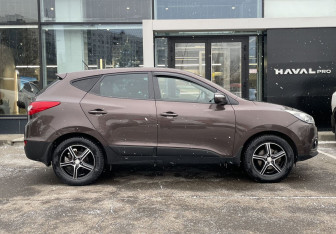 Подержанный автомобиль Hyundai ix35 2014 года (4 фото)