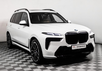 Подержанный автомобиль BMW X7 2024 года (3 фото)