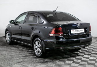 Подержанный автомобиль Volkswagen Polo Sedan 2017 года (7 фото)