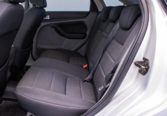 Подержанный автомобиль Ford Focus Hatchback 2009 года (11 фото)