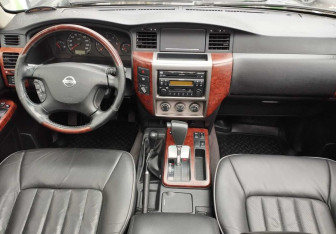 Подержанный автомобиль Nissan Patrol 2005 года (9 фото)