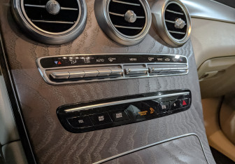 Подержанный автомобиль Mercedes-Benz GLC Coupe 2019 года (26 фото)