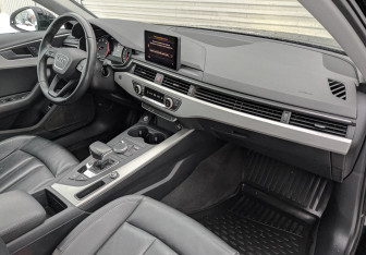 Подержанный автомобиль Audi A4 Sedan 2019 года (13 фото)