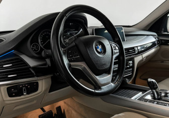 Подержанный автомобиль BMW X5 2017 года (12 фото)