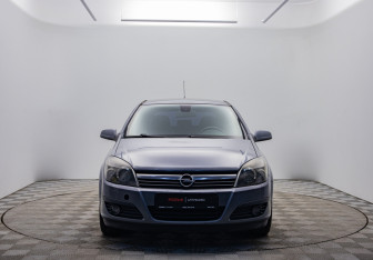 Подержанный автомобиль Opel Astra Hatchback 2006 года (2 фото)
