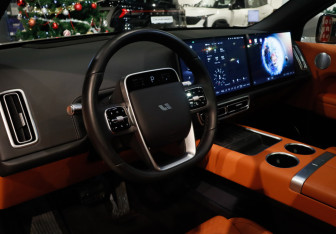 Подержанный автомобиль LiXiang L6 2024 года (22 фото)