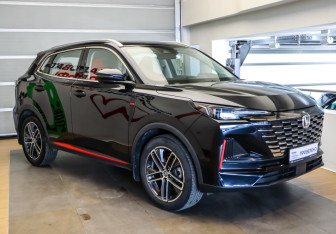 Подержанный автомобиль Changan UNI-S 2024 года (3 фото)