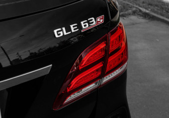 Подержанный автомобиль Mercedes-Benz GLE 2016 года (31 фото)