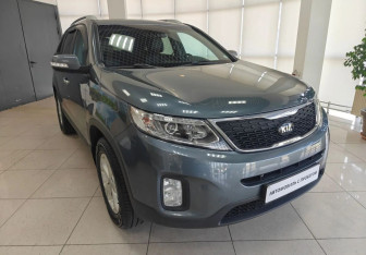Подержанный автомобиль Kia Sorento 2014 года (3 фото)