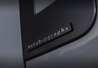 Подержанный автомобиль Land Rover Range Rover 2024 года (10 фото)