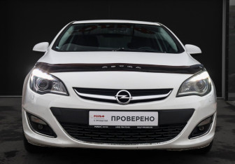 Подержанный автомобиль Opel Astra Sedan 2015 года (2 фото)