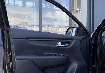 Подержанный автомобиль Kia Rio Sedan 2018 года (16 фото)