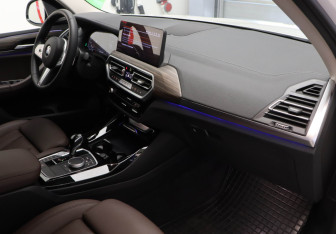 Подержанный автомобиль BMW X3 2024 года (27 фото)