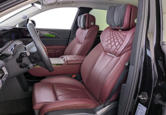 Подержанный автомобиль Hongqi E-HS9 2021 года (29 фото)