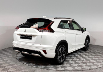 Подержанный автомобиль Mitsubishi Eclipse Cross 2022 года (3 фото)