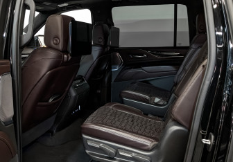 Подержанный автомобиль Cadillac Escalade Suv 2021 года (11 фото)