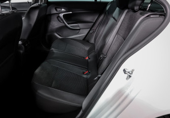 Подержанный автомобиль Opel Insignia Sedan 2014 года (10 фото)