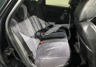 Подержанный автомобиль Ford Focus Hatchback 2009 года (10 фото)