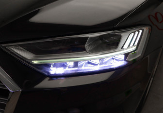 Подержанный автомобиль Audi A8 2018 года (32 фото)