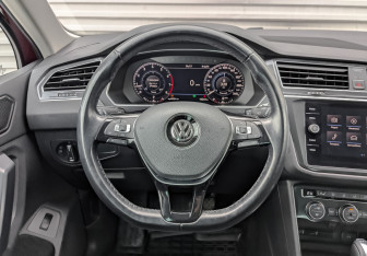 Подержанный автомобиль Volkswagen Tiguan 2017 года (20 фото)