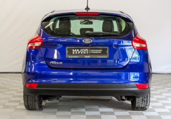 Подержанный автомобиль Ford Focus Hatchback 2019 года (6 фото)