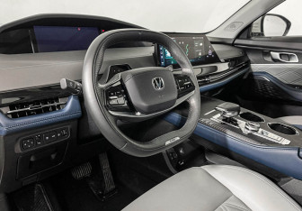 Подержанный автомобиль Changan UNI-K 2023 года (13 фото)