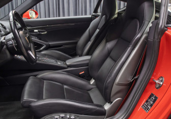 Подержанный автомобиль Porsche Cayman 2016 года (12 фото)