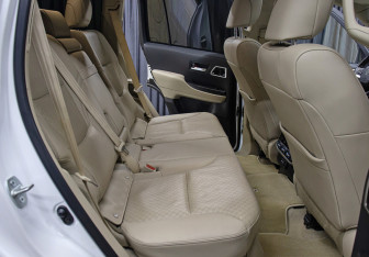 Подержанный автомобиль Toyota Land Cruiser Suv 2021 года (12 фото)