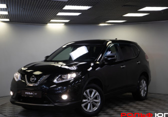 Подержанный автомобиль Nissan X-Trail 2017 года (21 фото)