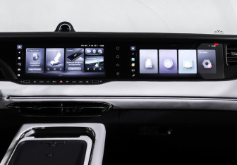 Подержанный автомобиль Voyah Free 2024 года (14 фото)