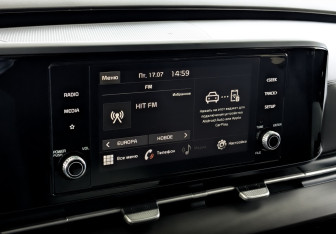 Подержанный автомобиль Kia Carnival 2021 года (25 фото)