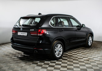 Подержанный автомобиль BMW X5 2017 года (5 фото)